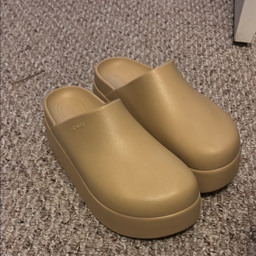 CROCS Dylan Platform Clogs